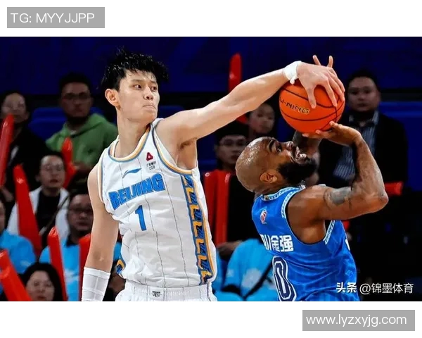 曾凡博的篮球之路：从青涩少年到闪耀赛场的未来之星