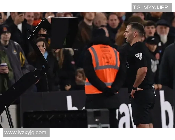 森林狼与爵士激战正酣比分胶着引发球迷热议