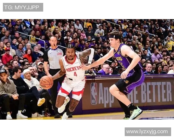 火箭与湖人激战正酣球迷期待精彩对决与绝妙瞬间
