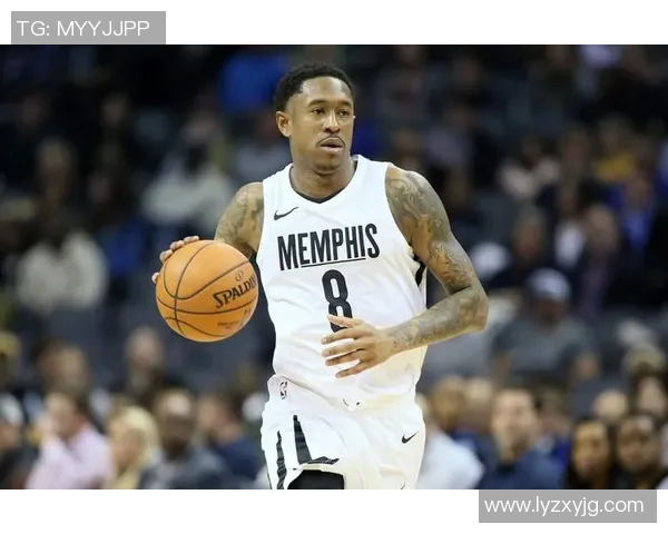 马尚布鲁克斯的篮球之路与职业生涯的辉煌成就分析与展望 马尚布鲁克斯的篮球之路与职业生涯的辉煌成就分析与展望